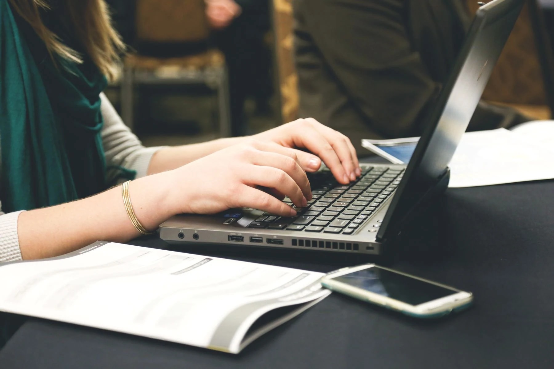 Curso IA PDF Gratis: Guía 30 Páginas para Profesionales